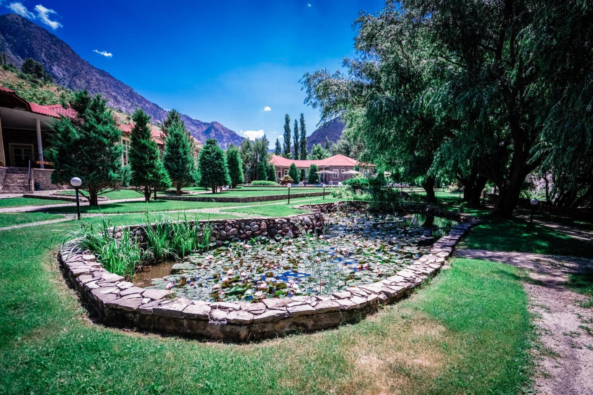 Chatcal Mountains Resort Burchmulla Екстериор снимка