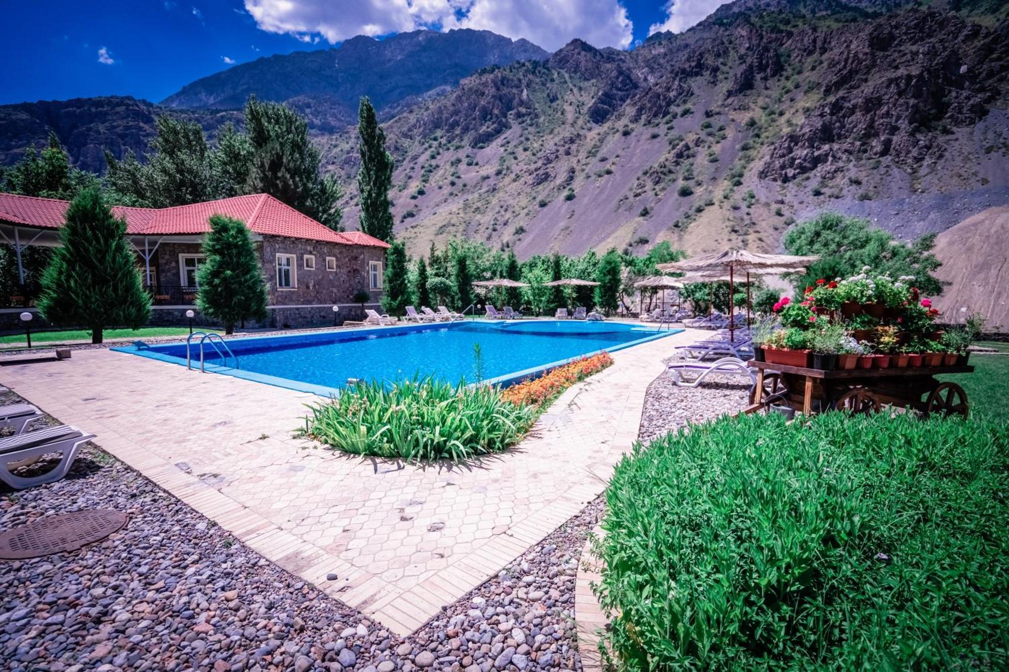 Chatcal Mountains Resort Burchmulla Екстериор снимка