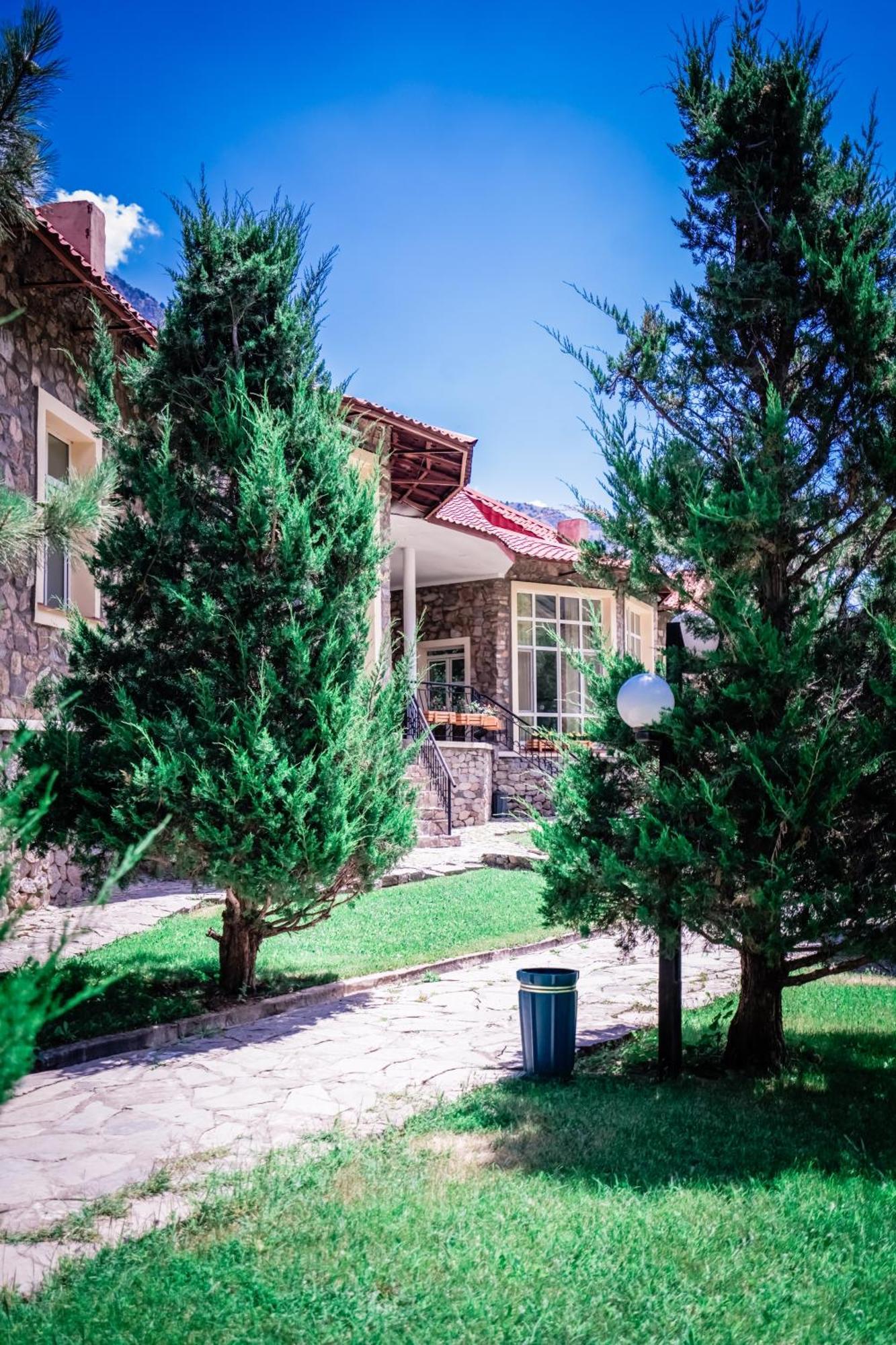 Chatcal Mountains Resort Burchmulla Екстериор снимка