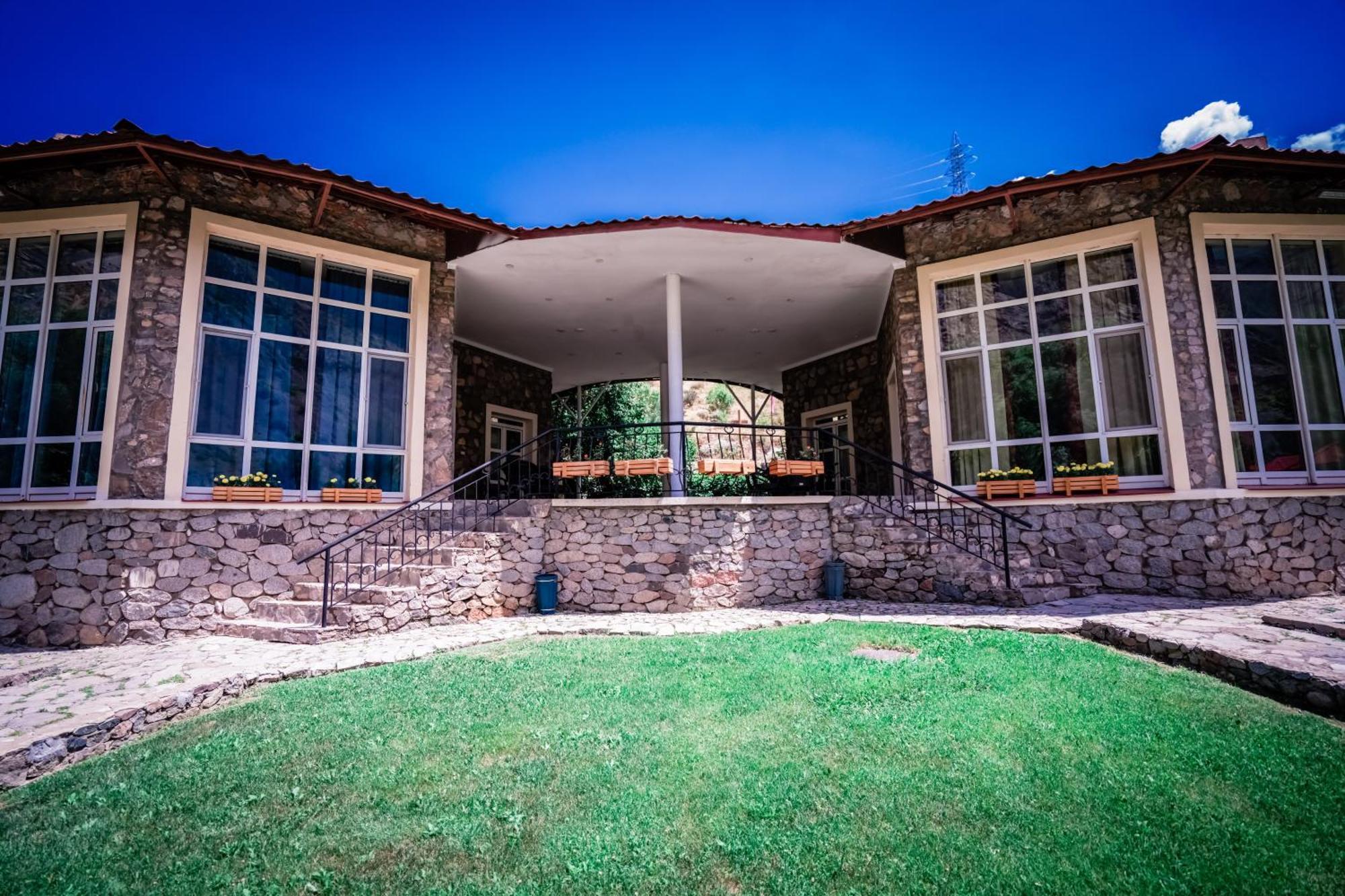 Chatcal Mountains Resort Burchmulla Екстериор снимка