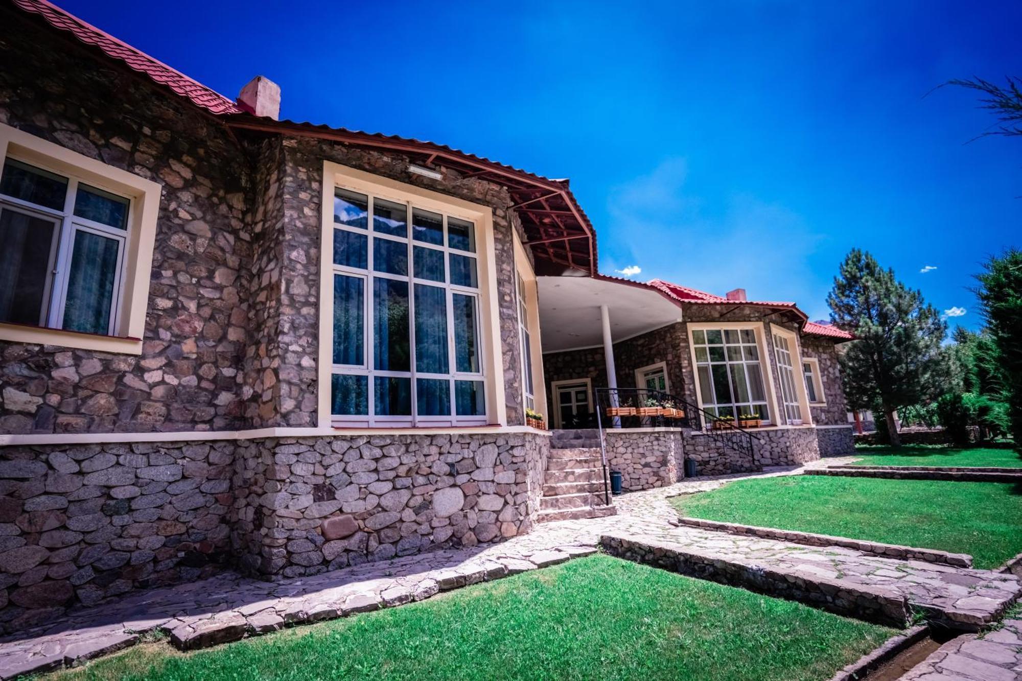 Chatcal Mountains Resort Burchmulla Екстериор снимка