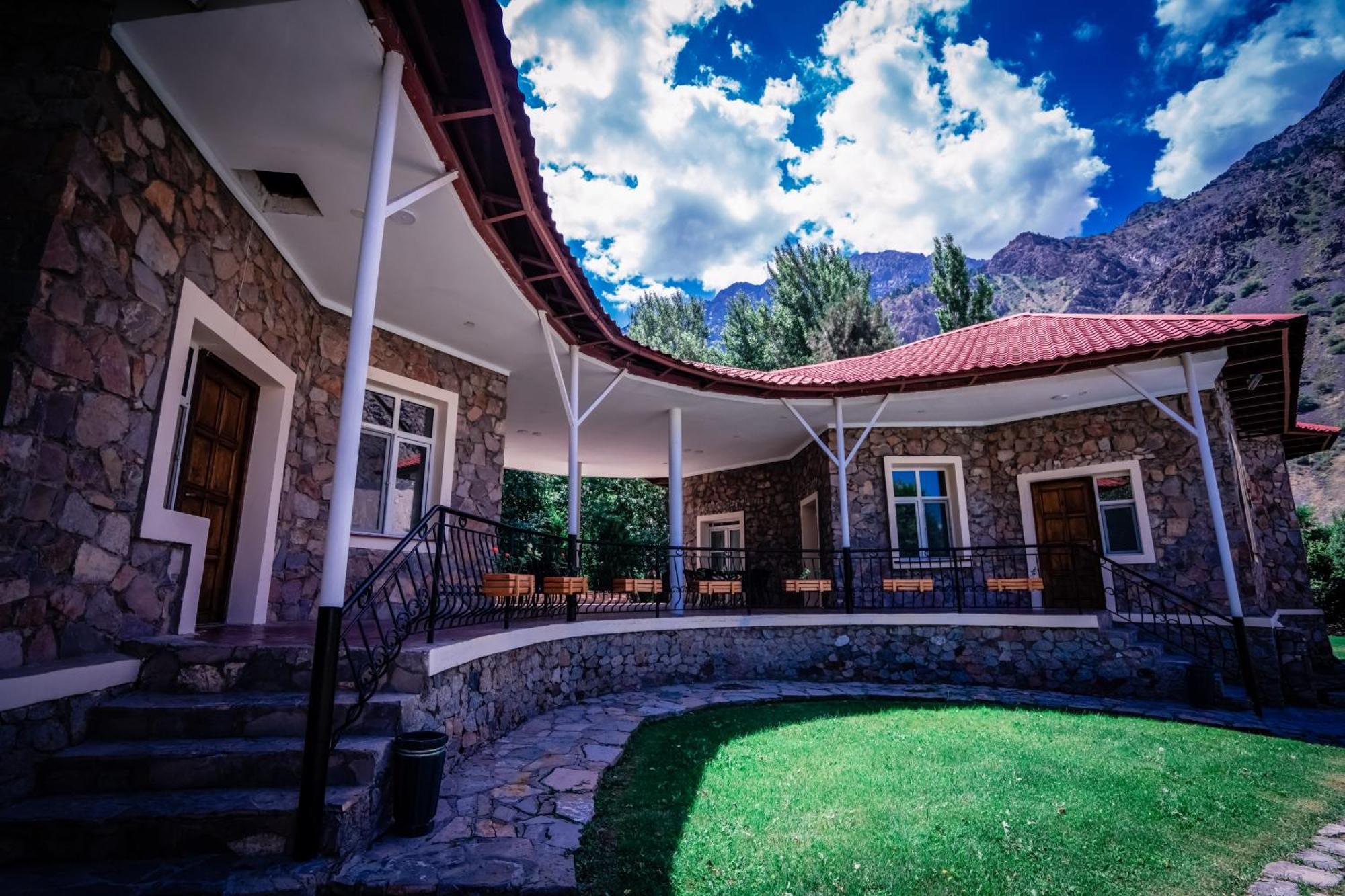 Chatcal Mountains Resort Burchmulla Екстериор снимка