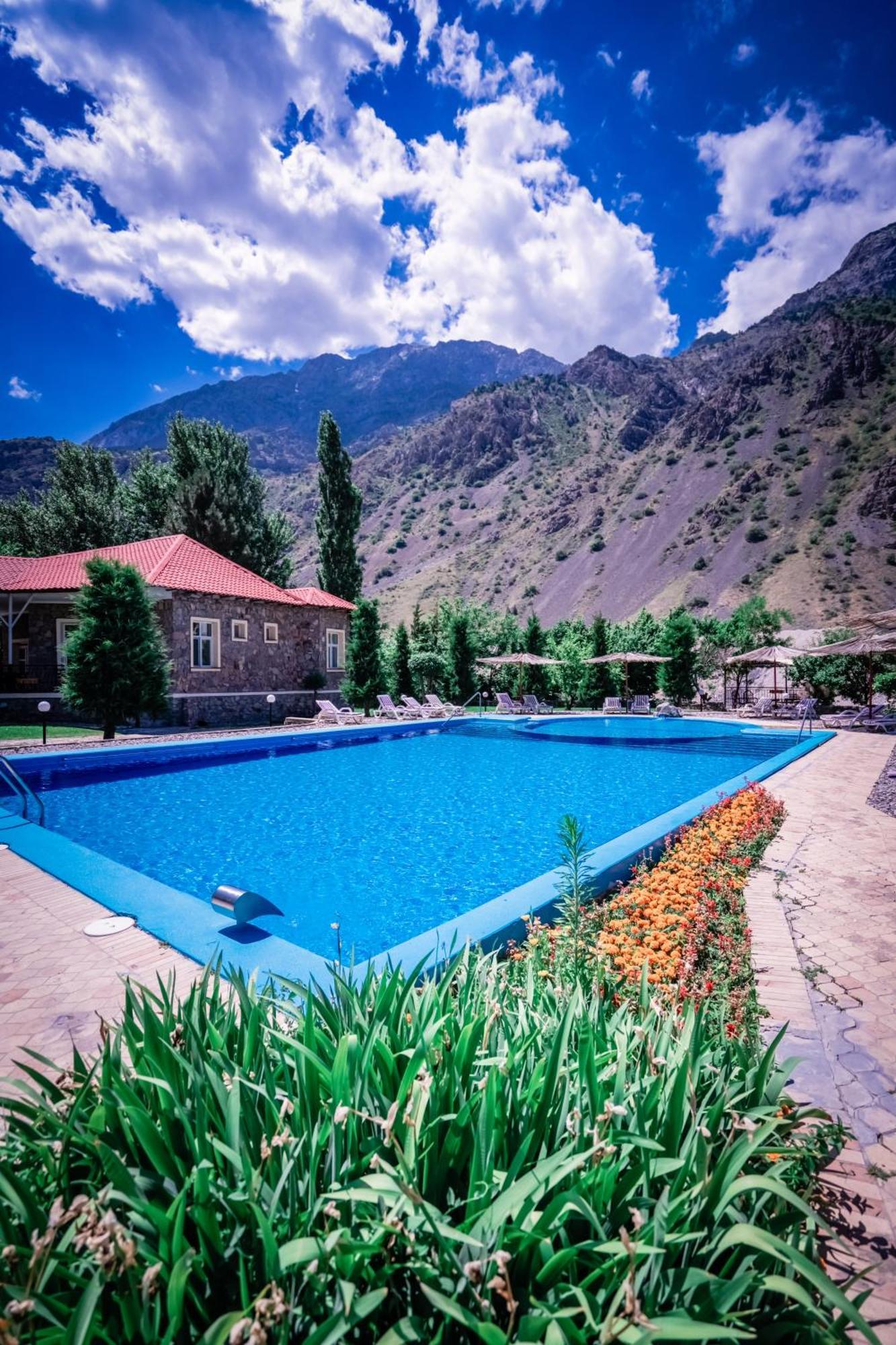 Chatcal Mountains Resort Burchmulla Екстериор снимка