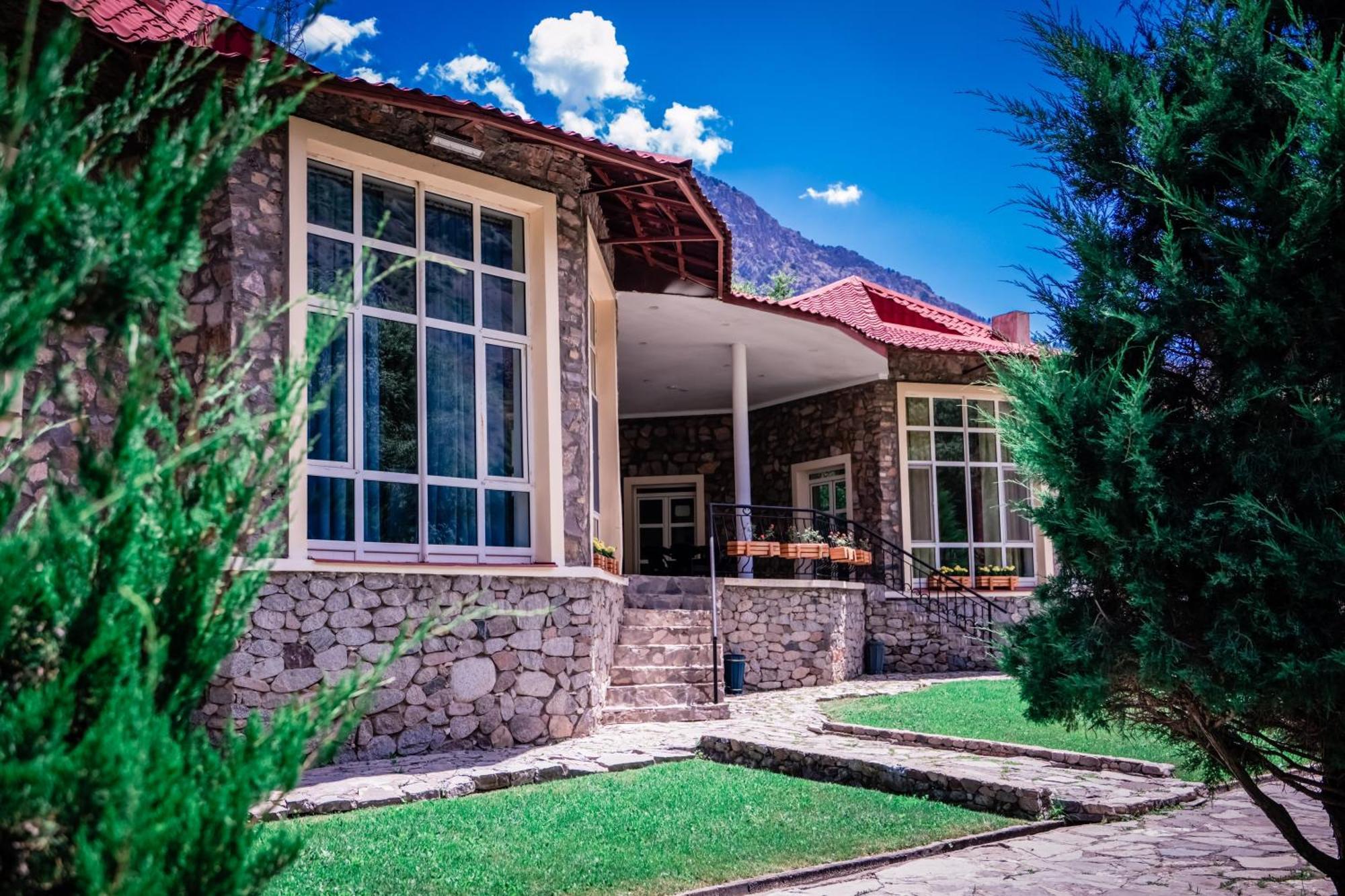 Chatcal Mountains Resort Burchmulla Екстериор снимка