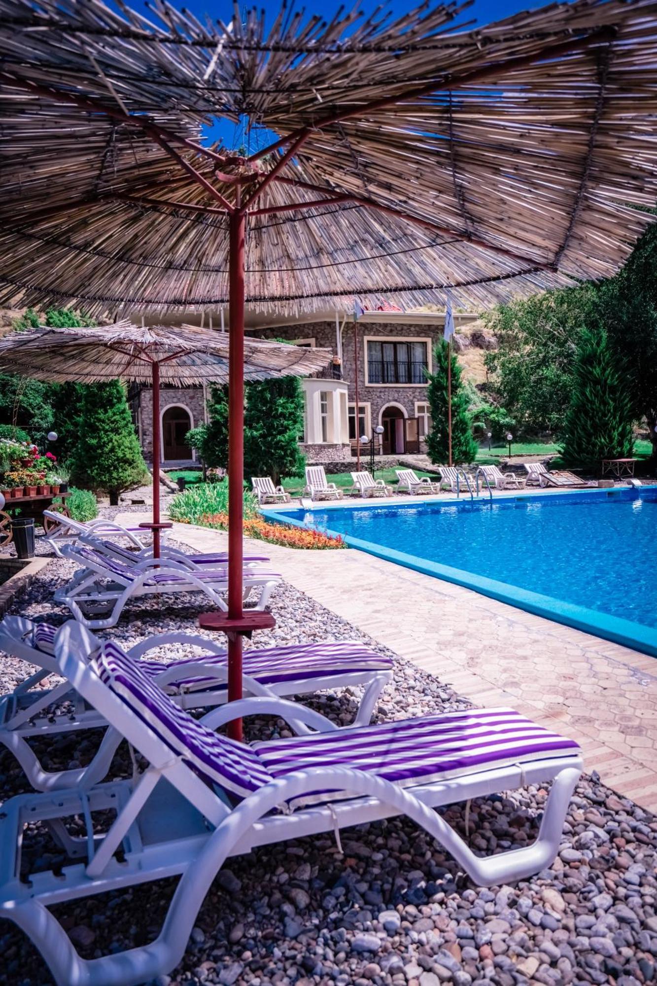 Chatcal Mountains Resort Burchmulla Екстериор снимка